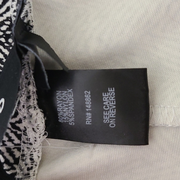 TORRID High Waisted Knit Pants Size 1X Black and White - Picture 6 of 7